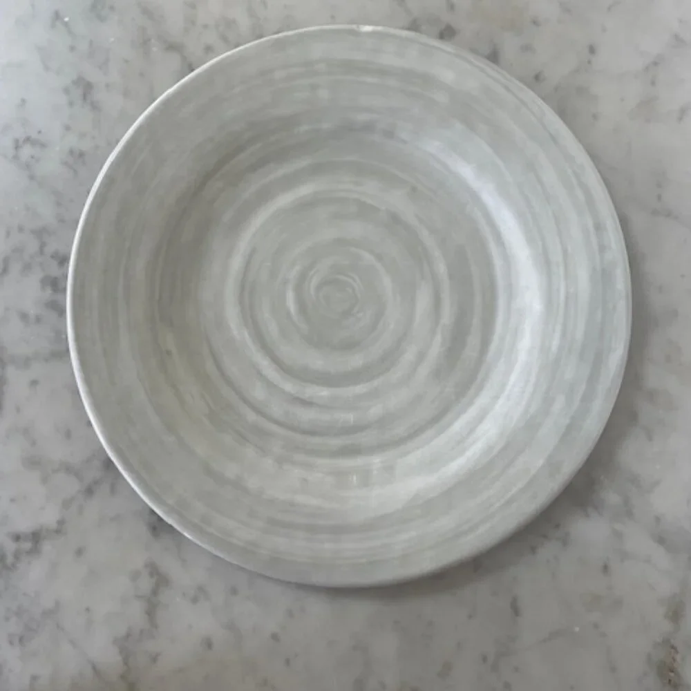 TOMMY BAHAMA Gray Swirl Melamine Dinner Plates (2)